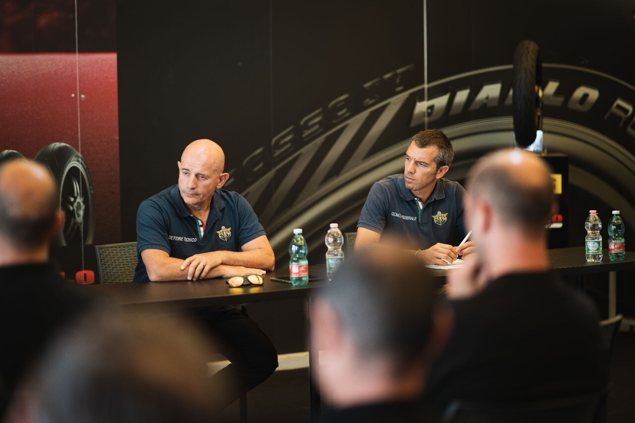 La FMI “laurea” i collaudatori moto Pirelli campioni in sicurezza